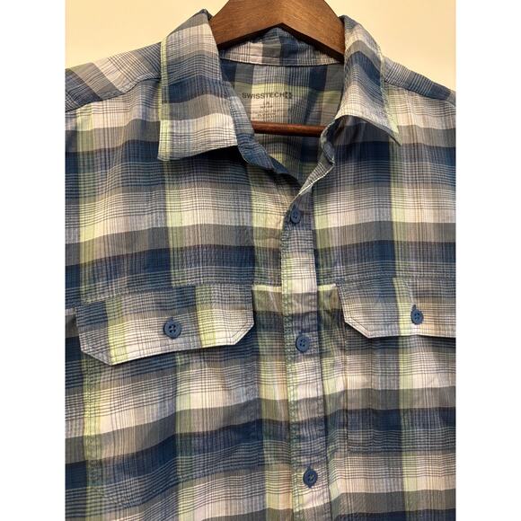 Swisstech Men’s Short Sleeve Plaid Button-Up Shirt- size large - Picture 4 of 11